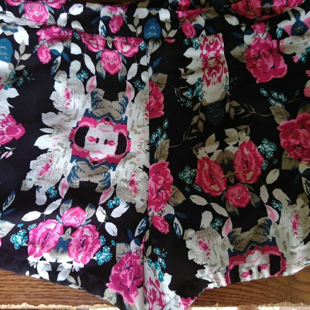 Shorts with pink flowers